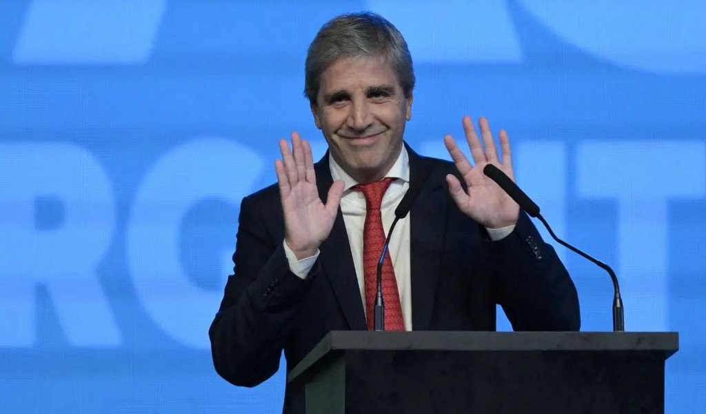Caputo Compra Tiempo.  Las cuentas del presente son las deudas del futuro