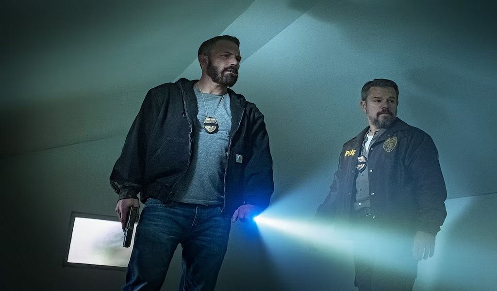 HE RIP. (L to R) Ben Affleck as Detective Sergeant J.D. Byrne and Matt Damon as Lieutenant Dane Dumars in The Rip. Cr. Claire Folger/Netflix © 2025.