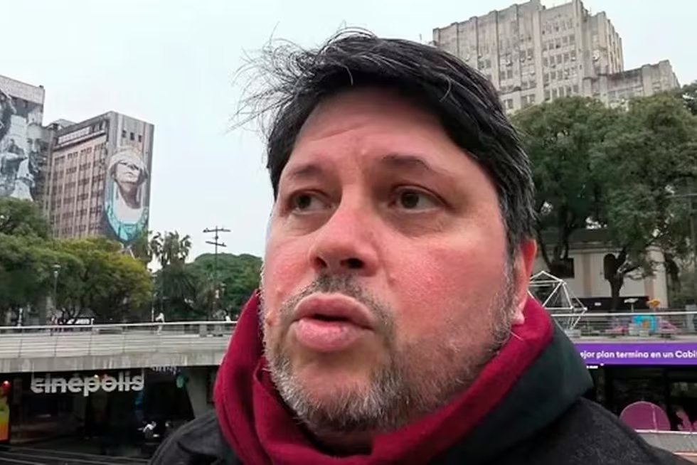 Expulsaron a un periodista brasileño que investigaba a Milei y le prohibieron ingresar a la Argentina durante cinco años
