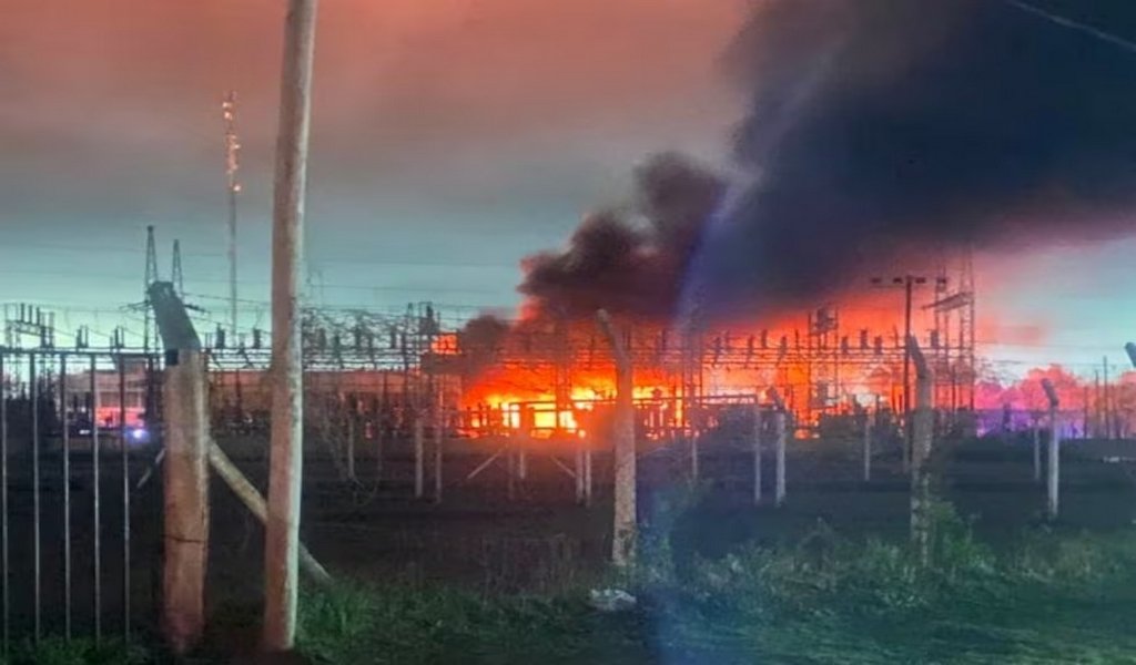 Apagón en La Plata: un incendio en una central eléctrica dejó a miles de usuarios sin luz