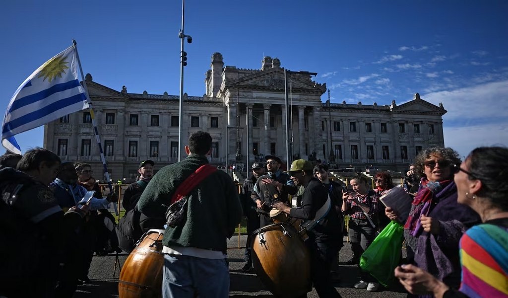 Uruguay despidió a Rubén Rada entre tambores, emoción y memoria