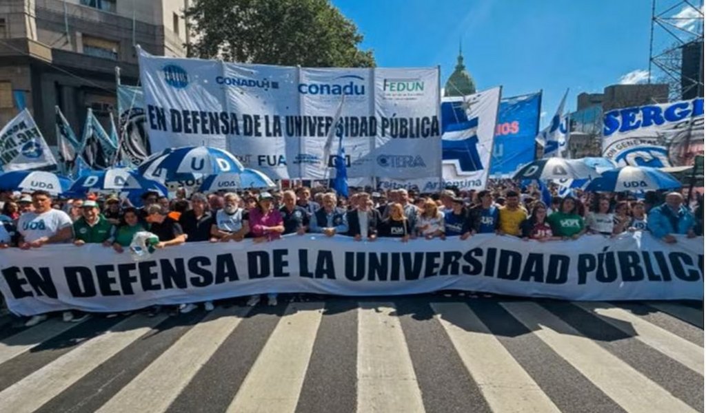 Paro universitario de 48 horas: docentes vuelven a las calles contra el incumplimiento de la Ley de Financiamiento